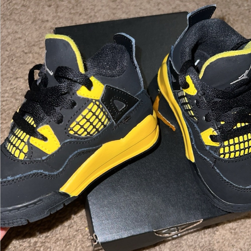 Toddler Air Jordan 4 Retro “Thunder”